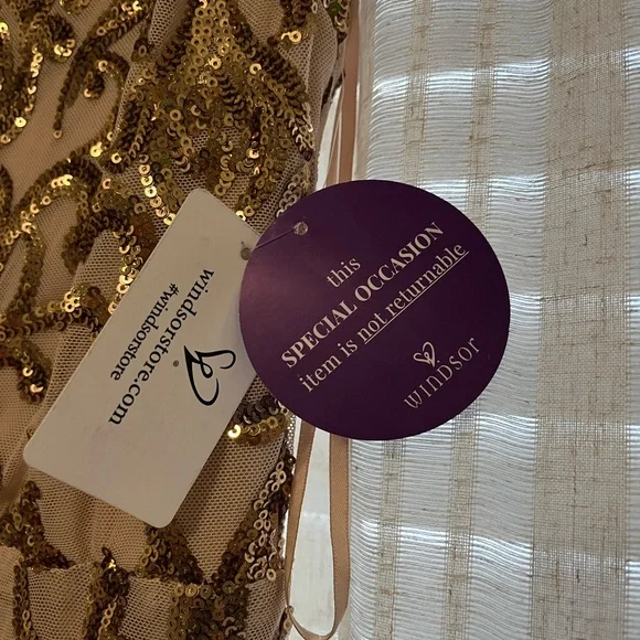 BRAND NEW Windsor formal gold sequin dress - Picture 3 of 14